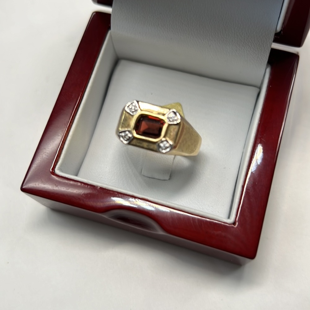 14k Solid Yellow Gold Ring - image 2
